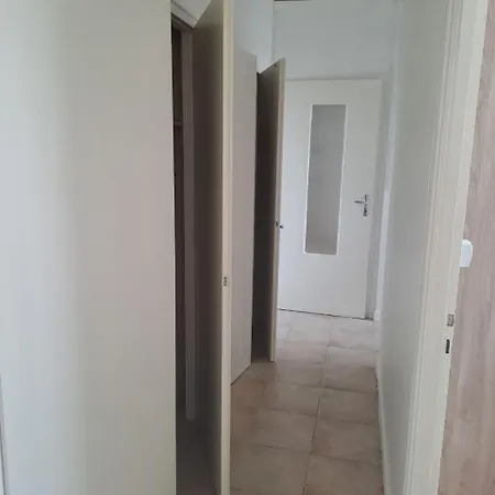 Appartement 3 *